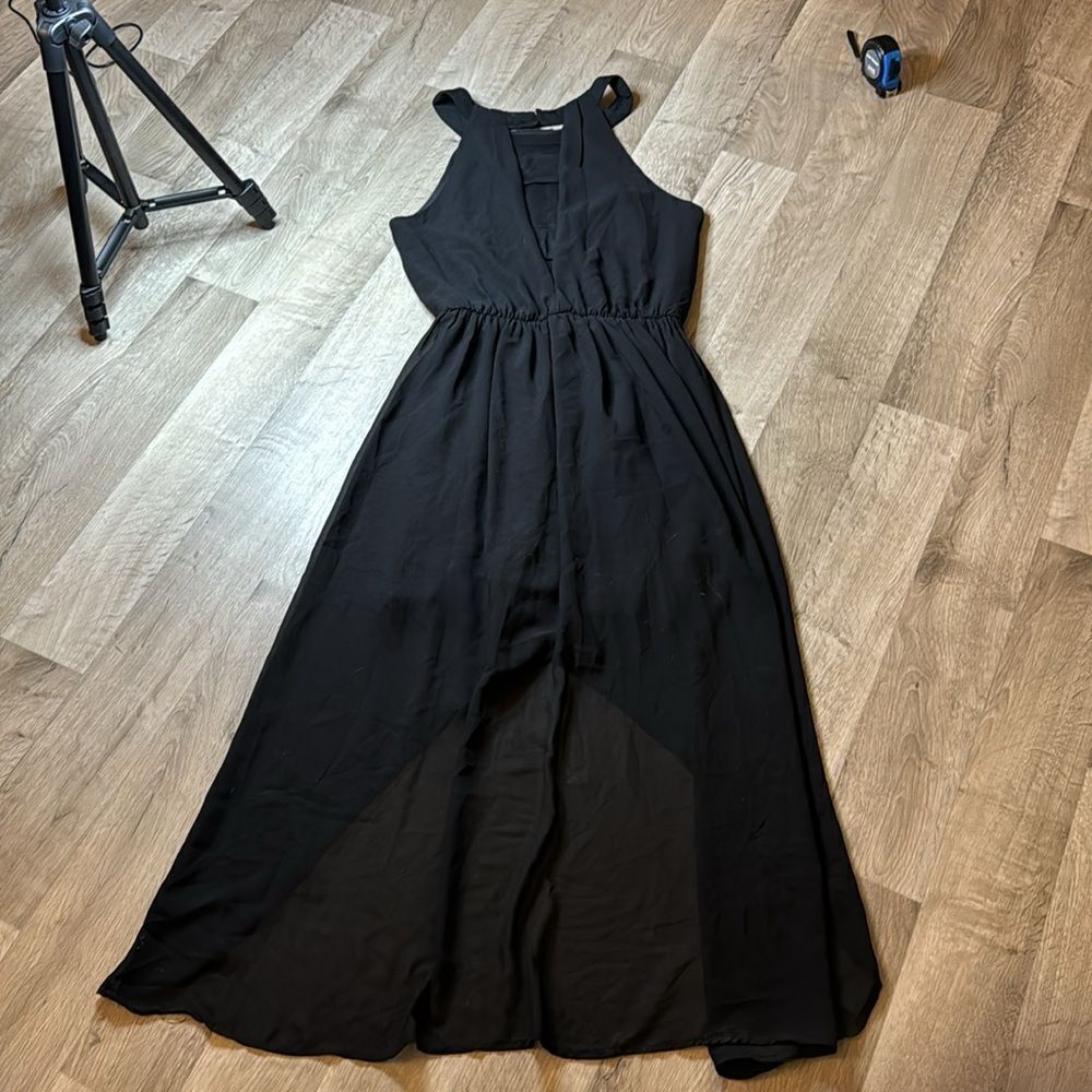 Doe & Rae Black Dress. Size Medium. Cute LBD. Higher in front hem line. - Picture 3 of 6